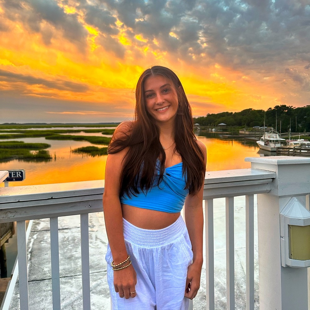 Meet your Posher, Chloe